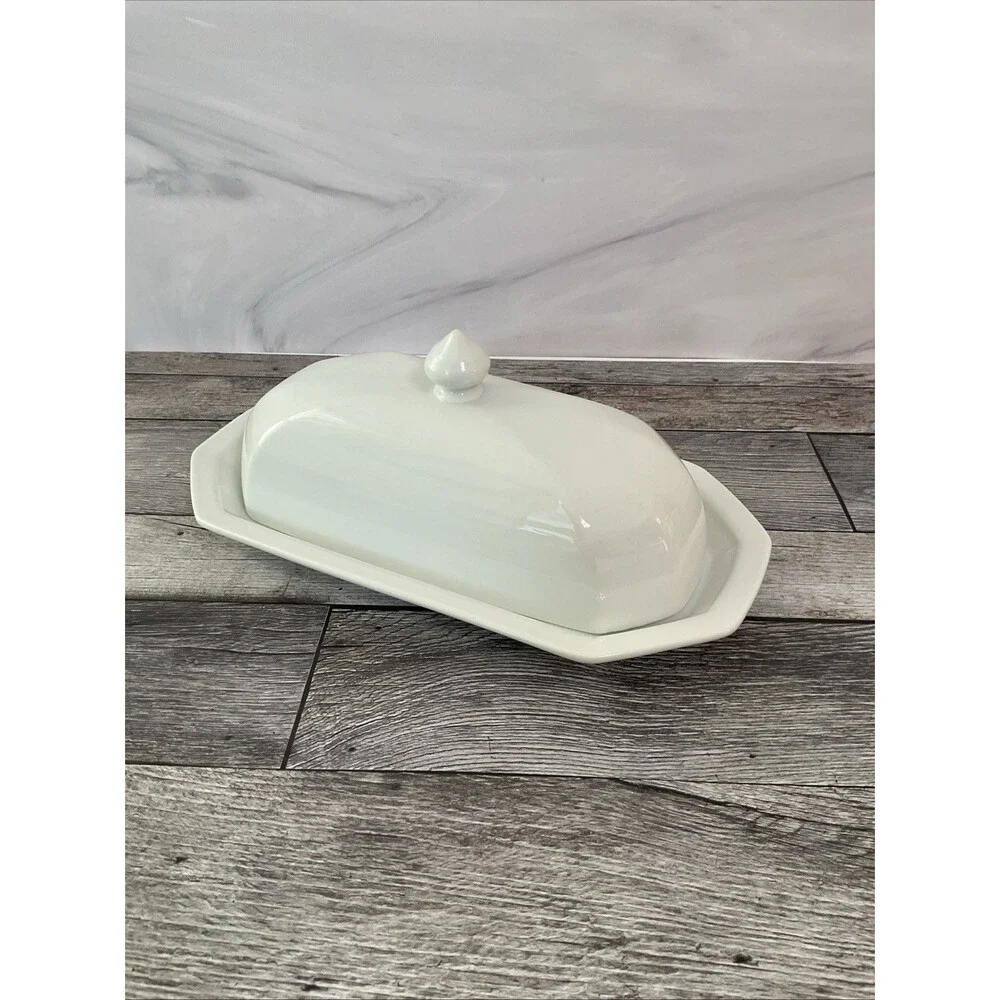 Savoir Vivre Madison Blanche Butter Dish with Knob Ceramic White